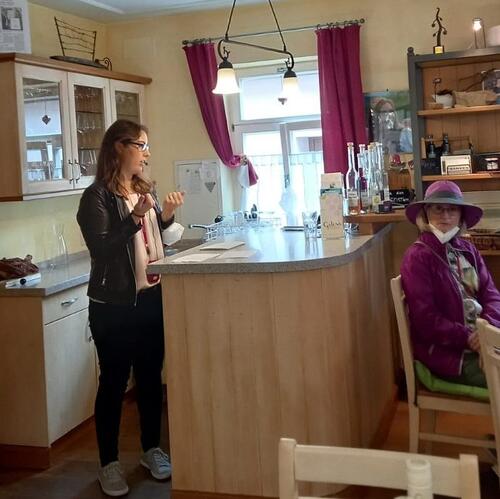 Franzi leading a tour